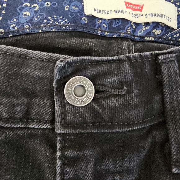 Levi's Women's 525 Perfect Waist Straight Leg Black Jeans 28 x 28 Black Tab - Picture 8 of 16